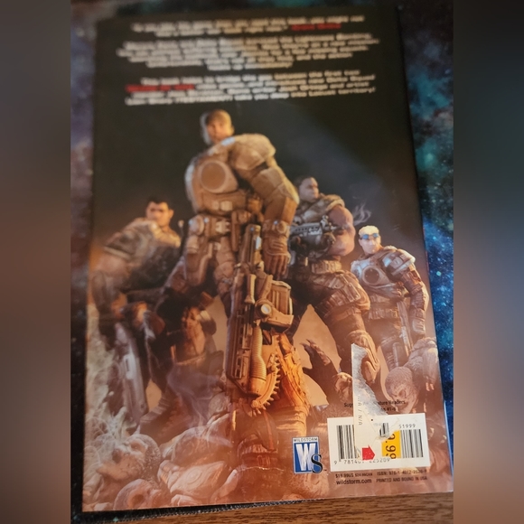 DC Comics GEARS OF WAR BOOK 1 - Picture 2 of 4